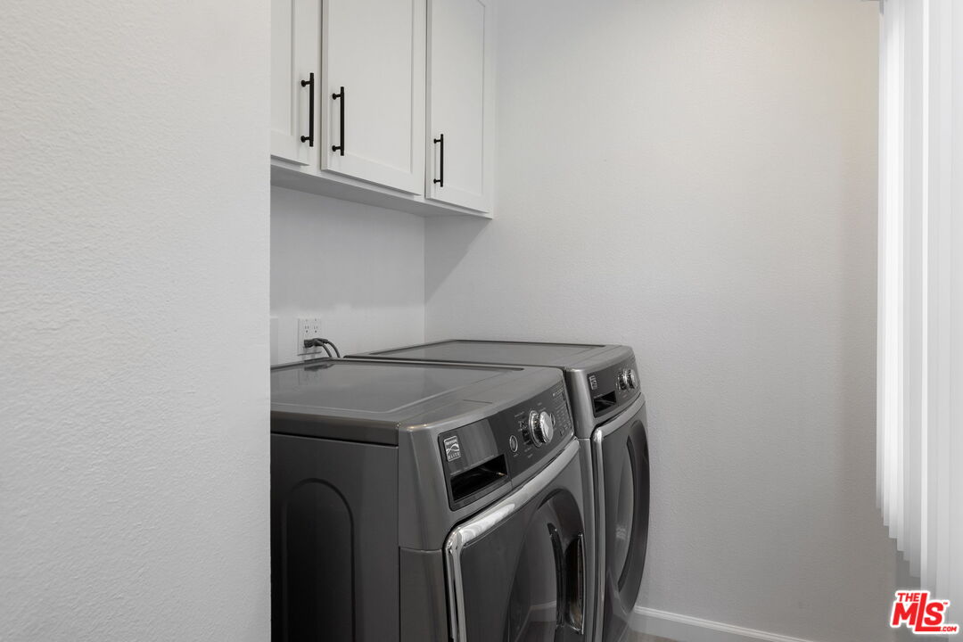 4631 Alla Road, Unit 8 Marina del Rey, CA 90292 - Photo 20 of 29 a utility room with dryer and washer