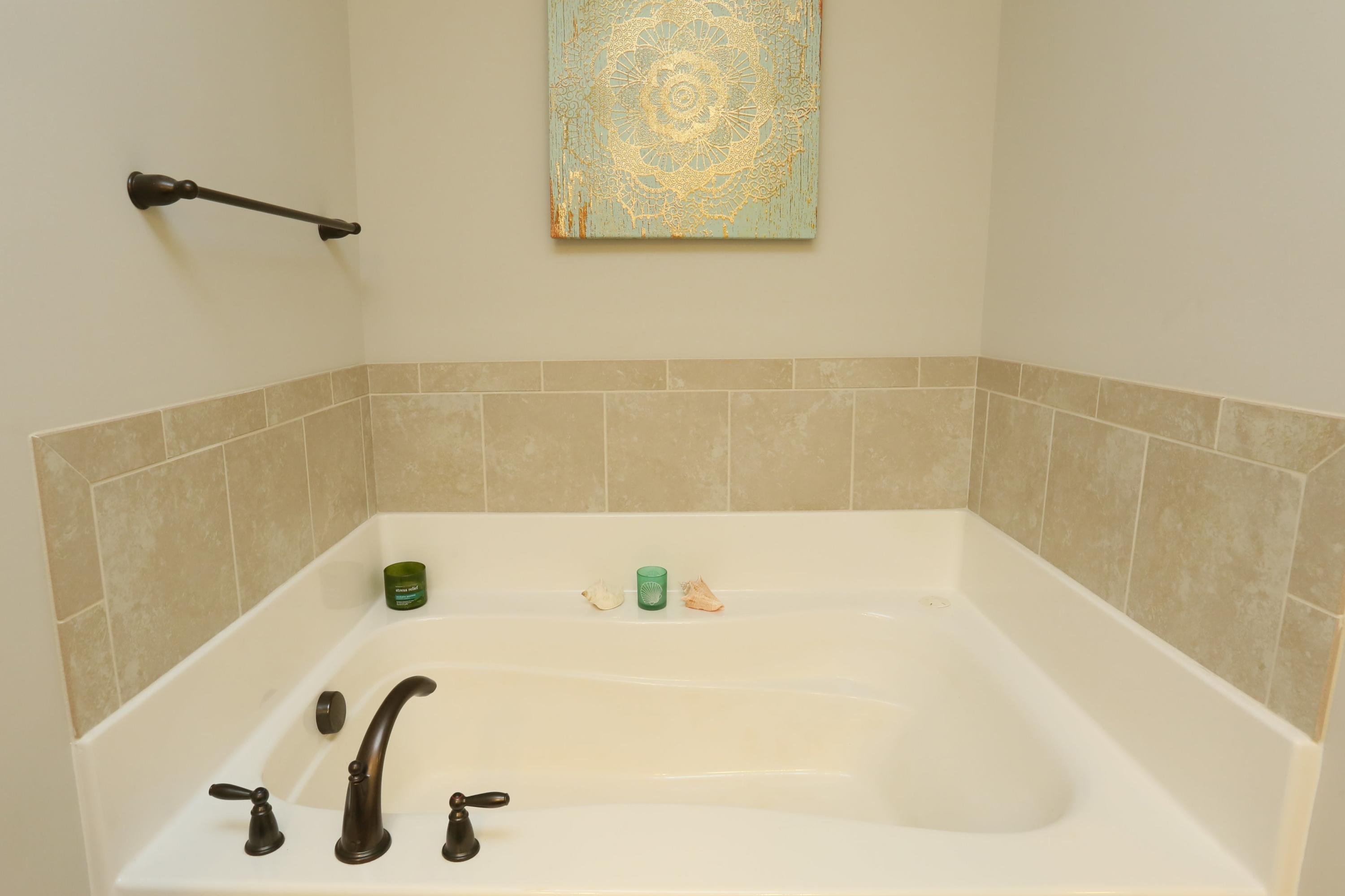198 Sandy Springs Road Aberdeen, NC 28315 - Photo 19 of 27 Master Bath Soaking Tub