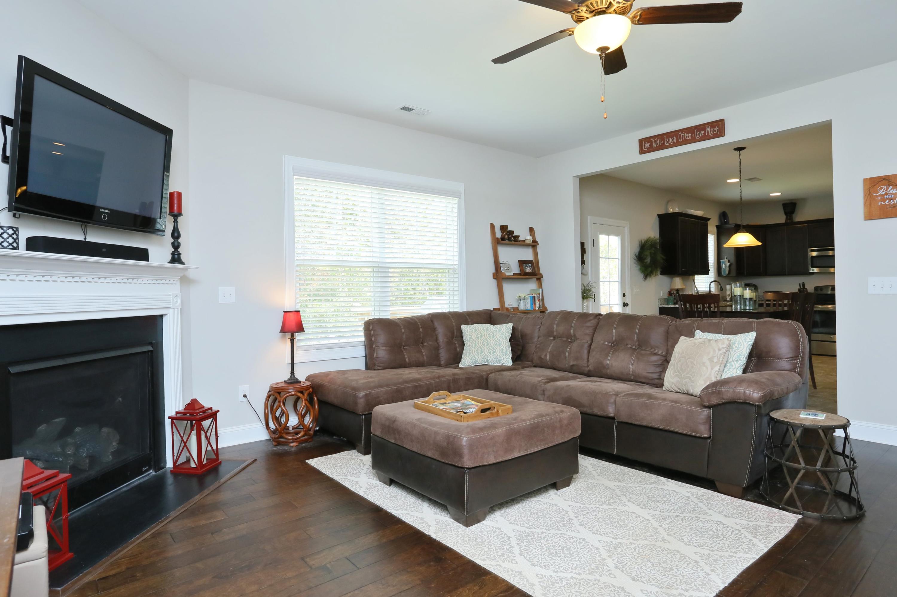 198 Sandy Springs Road Aberdeen, NC 28315 - Photo 8 of 27 Den 2