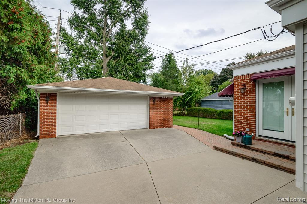 9668 Farmington Road Livonia, MI 48150 - Photo 31 of 39 Gallery Image 31