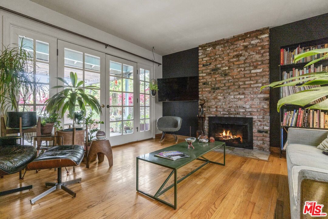 7033 Bothwell Road Reseda, CA 91335 - Photo 13 of 35 Gallery Image 13