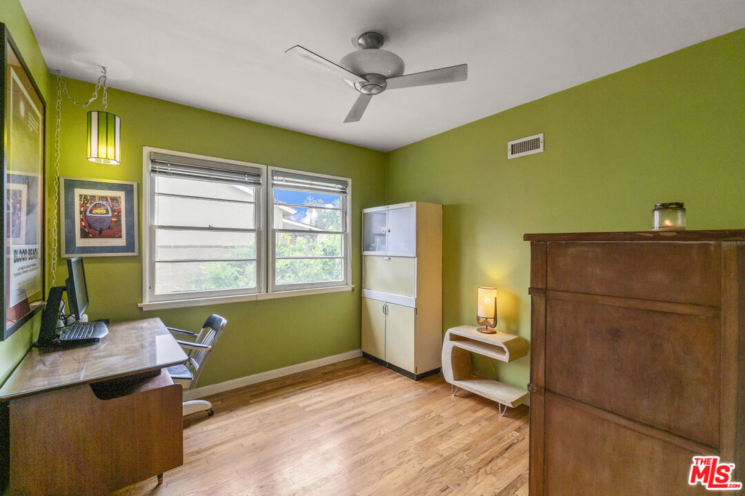 7033 Bothwell Road Reseda, CA 91335 - Photo 22 of 35 Gallery Image 22