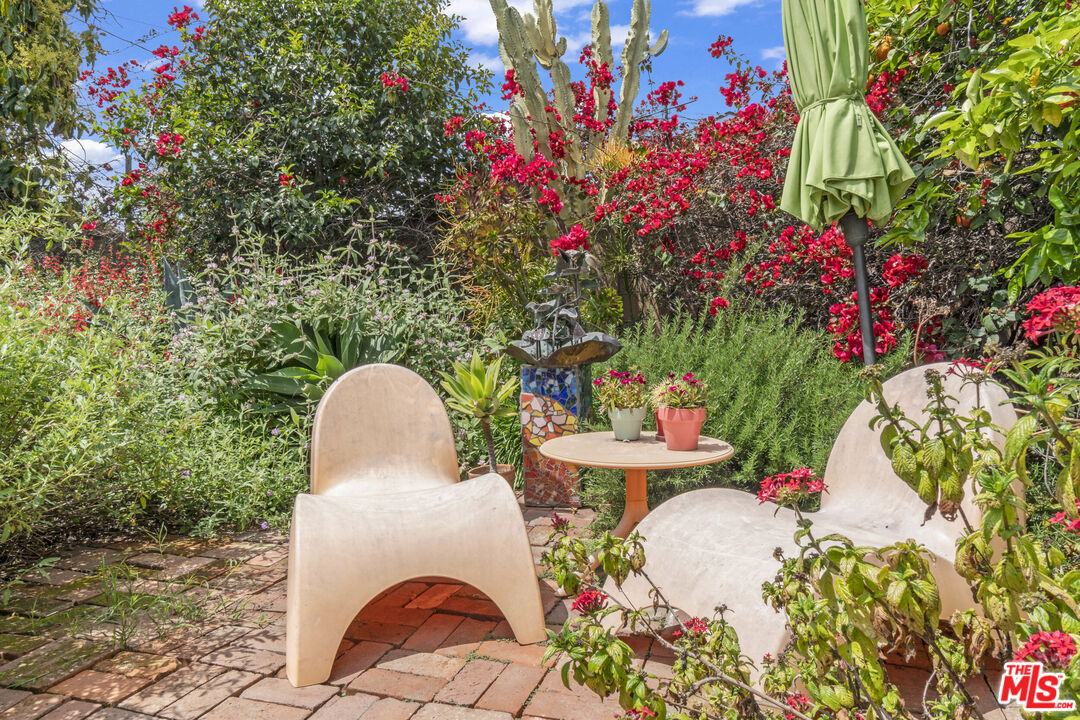 7033 Bothwell Road Reseda, CA 91335 - Photo 28 of 35 Gallery Image 28
