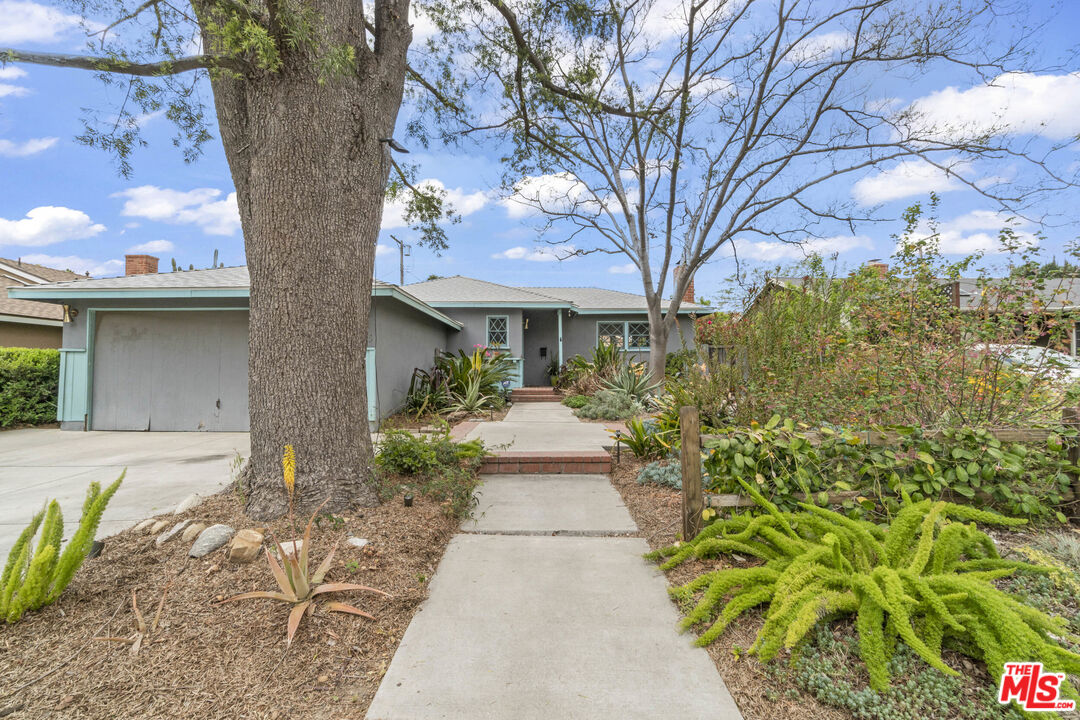 7033 Bothwell Road Reseda, CA 91335 - Photo 3 of 35 Gallery Image 3