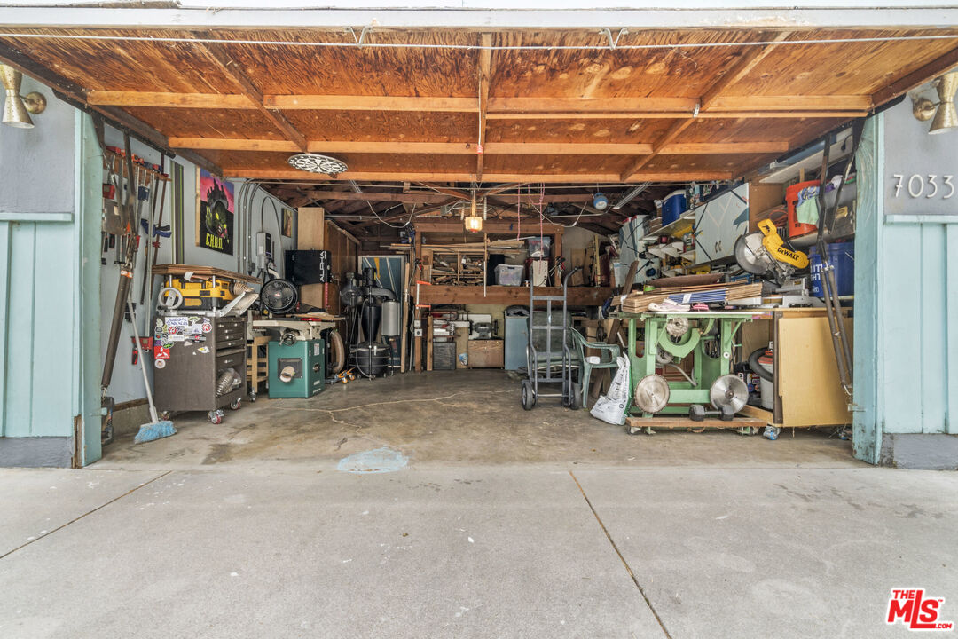 7033 Bothwell Road Reseda, CA 91335 - Photo 5 of 35 Gallery Image 5