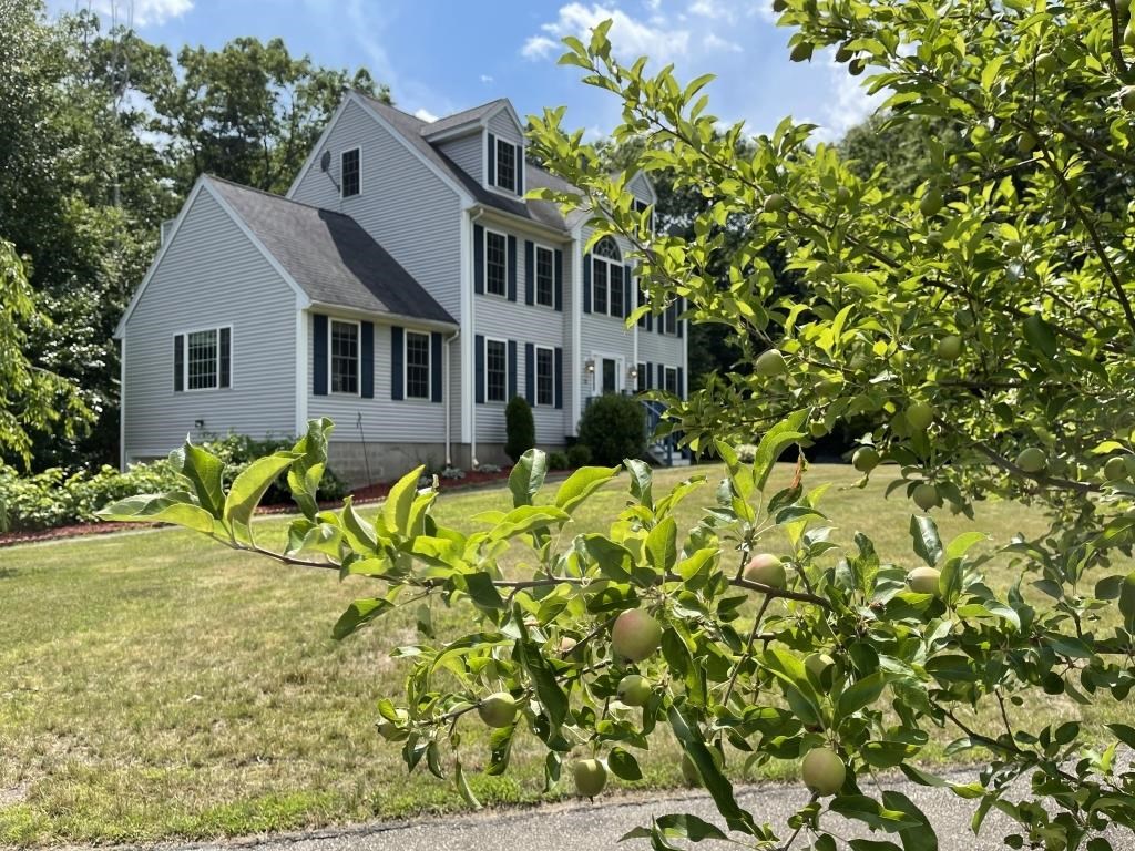 17 Ruth Circle Haverhill, MA 01832 - Photo 4 of 36 Gallery Image 4