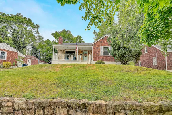 $309,999 | 2774 Derwent Drive Southwest, Roanoke, VA 24015