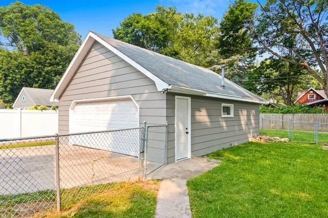 $349,900 | 620 North Michigan Street, De Pere, WI 54115