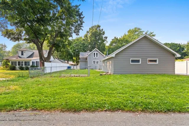 $349,900 | 620 North Michigan Street, De Pere, WI 54115