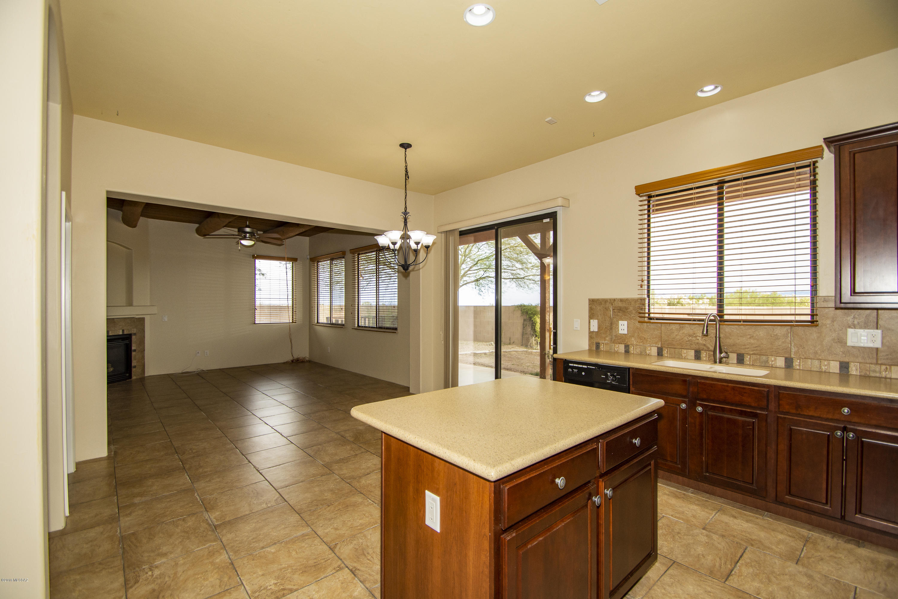 83 East Forrest Feezor Street Vail, AZ 85641 - Photo 5 of 47