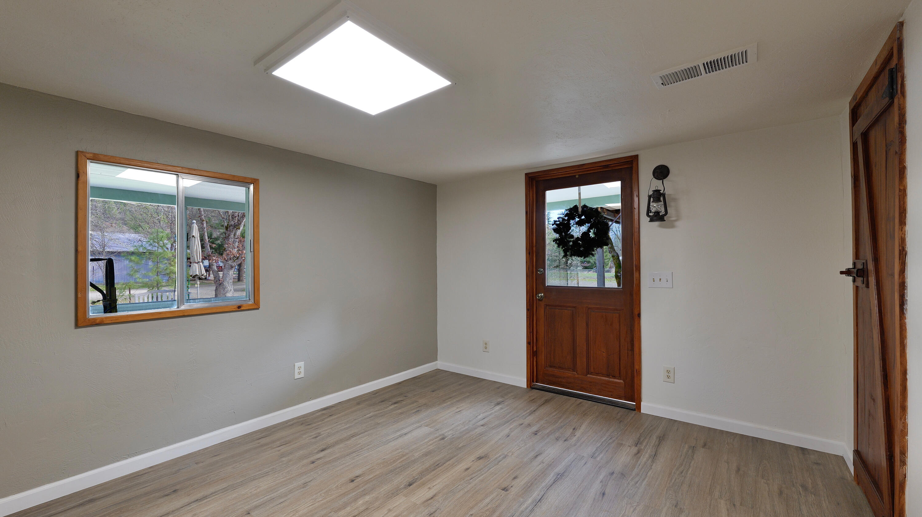 815 Old Trail Creek Road Trail, OR 97541 - Photo 17 of 55 Living Room
