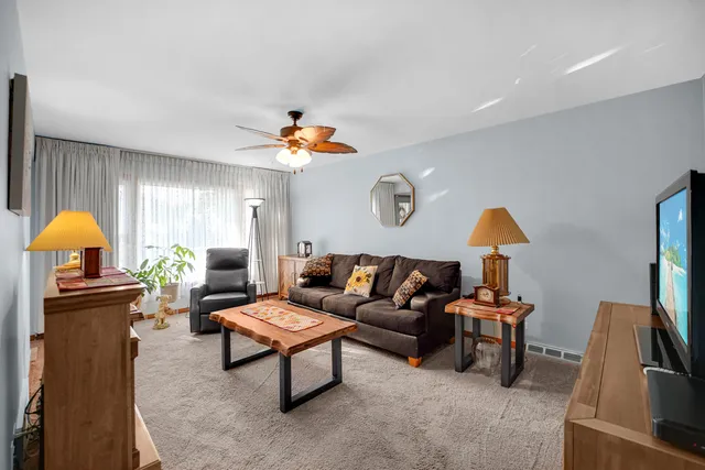 $257,000 | 10915 South Mackinaw Avenue, Chicago, IL 60617