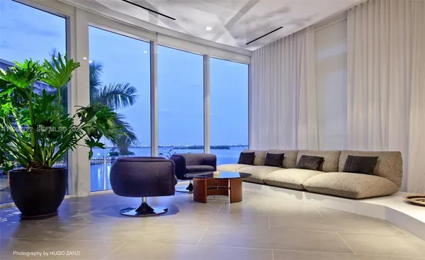 $6,400 | 2020 North Bayshore Drive, Unit 805, Miami, FL 33137