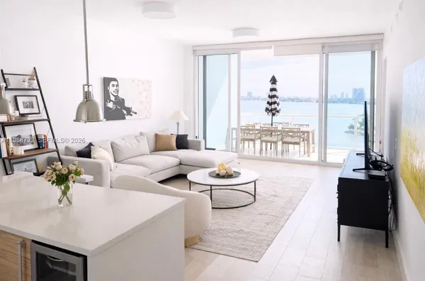 $6,400 | 2020 North Bayshore Drive, Unit 805, Miami, FL 33137