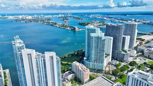 $6,400 | 2020 North Bayshore Drive, Unit 805, Miami, FL 33137