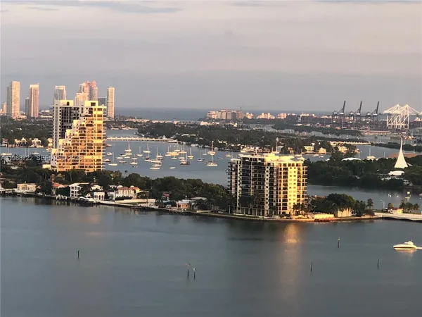 $6,400 | 2020 North Bayshore Drive, Unit 805, Miami, FL 33137