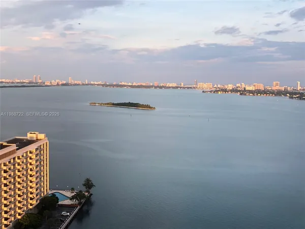 $6,400 | 2020 North Bayshore Drive, Unit 805, Miami, FL 33137