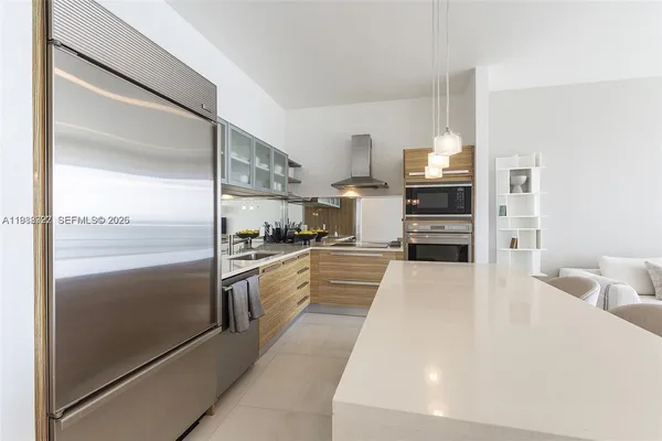 $6,400 | 2020 North Bayshore Drive, Unit 805, Miami, FL 33137