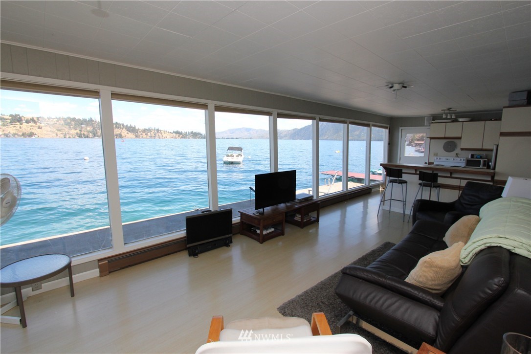 10686 South Lakeshore Road Chelan, WA 98816 - Photo 12 of 23 Gallery Image 12