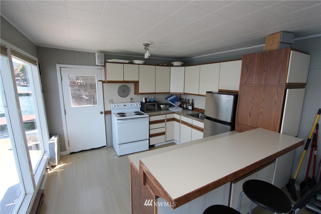 10686 South Lakeshore Road Chelan, WA 98816 - Photo 14 of 23 Gallery Image 14