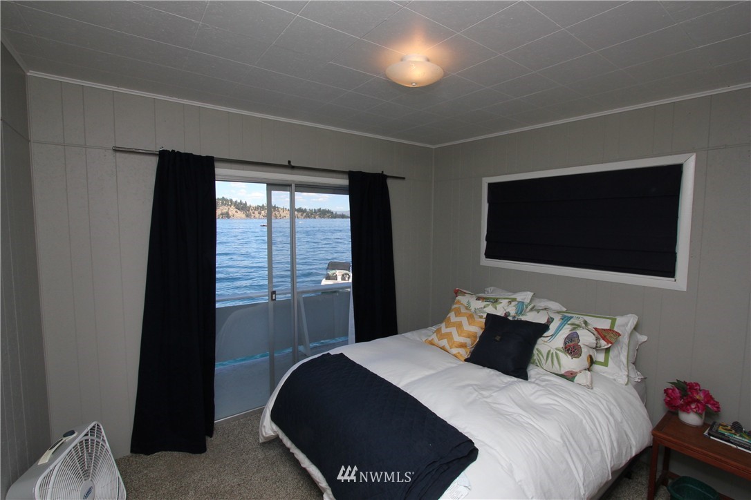 10686 South Lakeshore Road Chelan, WA 98816 - Photo 17 of 23 Gallery Image 17