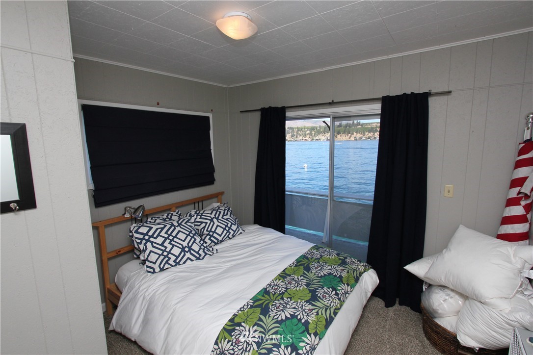 10686 South Lakeshore Road Chelan, WA 98816 - Photo 18 of 23 Gallery Image 18