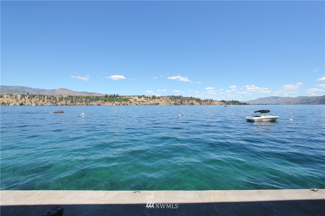 10686 South Lakeshore Road Chelan, WA 98816 - Photo 5 of 23 Gallery Image 5
