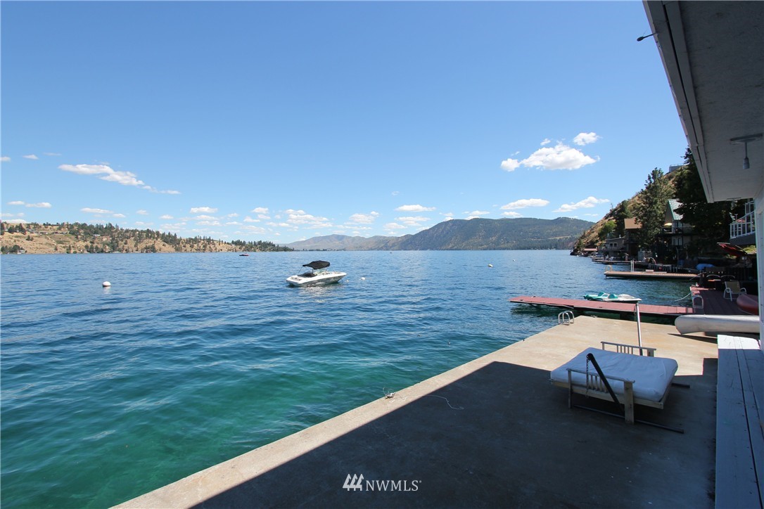 10686 South Lakeshore Road Chelan, WA 98816 - Photo 6 of 23 Gallery Image 6