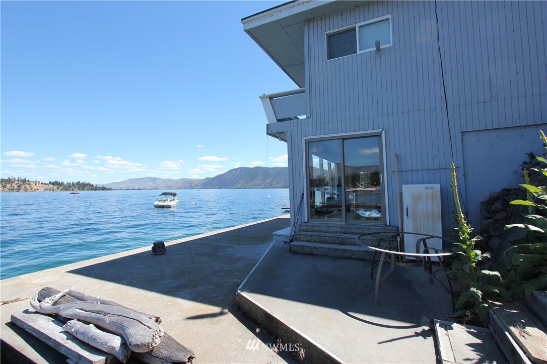 10686 South Lakeshore Road Chelan, WA 98816 - Photo 7 of 23 Gallery Image 7