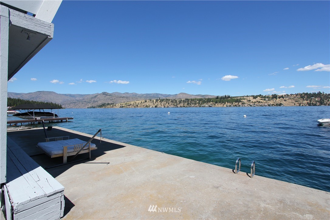10686 South Lakeshore Road Chelan, WA 98816 - Photo 8 of 23 Gallery Image 8
