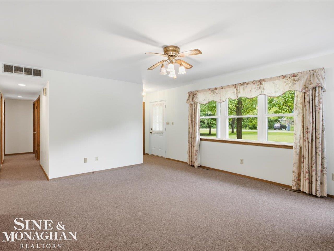 9211 Folkert Road Algonac, MI 48001 - Photo 15 of 48
