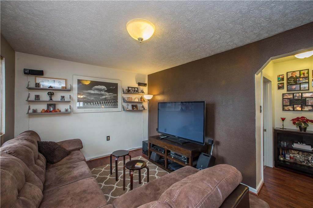 1461 Evelyn Road Baldwin, PA 15227 - Photo 2 of 25 Gallery Image 2