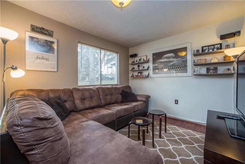 1461 Evelyn Road Baldwin, PA 15227 - Photo 3 of 25 Gallery Image 3