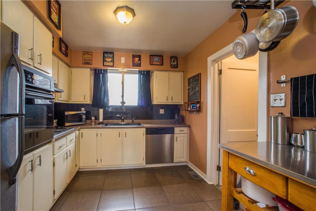 1461 Evelyn Road Baldwin, PA 15227 - Photo 8 of 25 Gallery Image 8