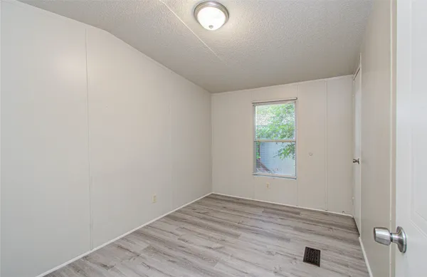 $1,400 | 13704 Lookout Court, Willis, TX 77318