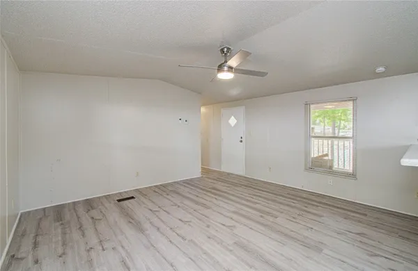 $1,400 | 13704 Lookout Court, Willis, TX 77318