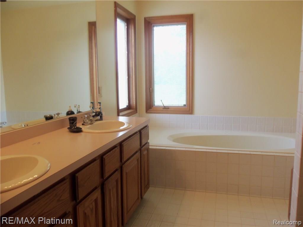 8873 Hyne Road Brighton, MI 48114 - Photo 14 of 19 Tile Master