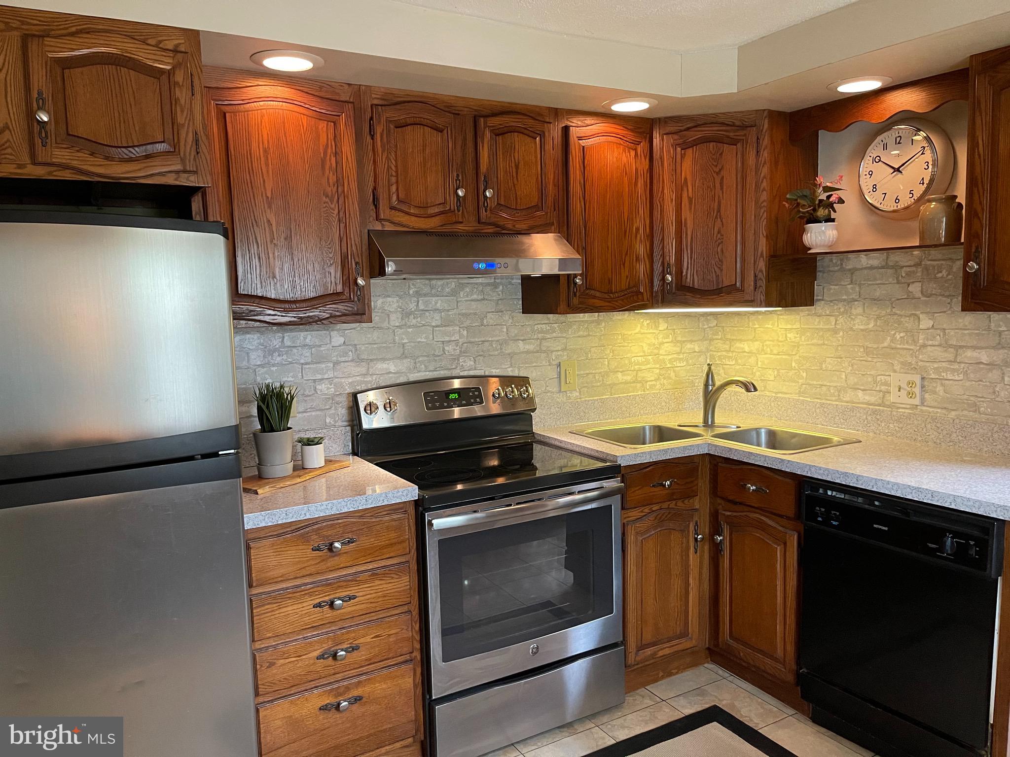 107 Sproul Road Malvern, PA 19355 - Photo 5 of 36