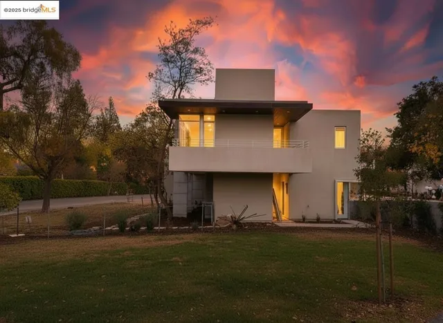 $8,888,888 | 4000 Manzana Lane, Palo Alto, CA 94306