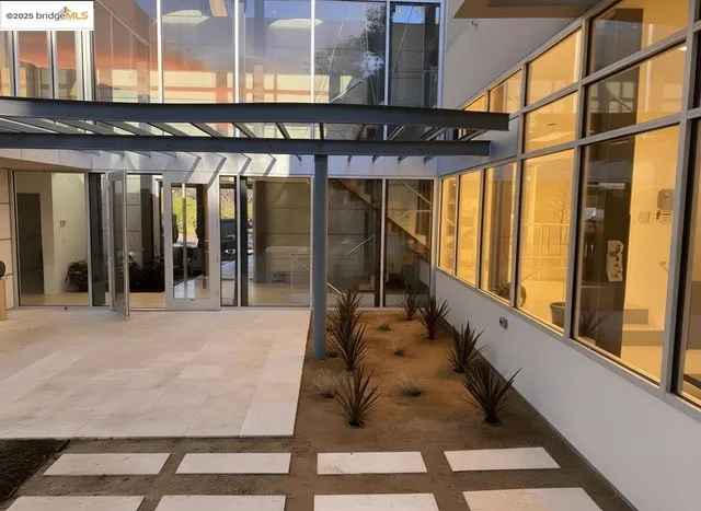 $7,688,880 | 4000 Manzana Lane, Palo Alto, CA 94306