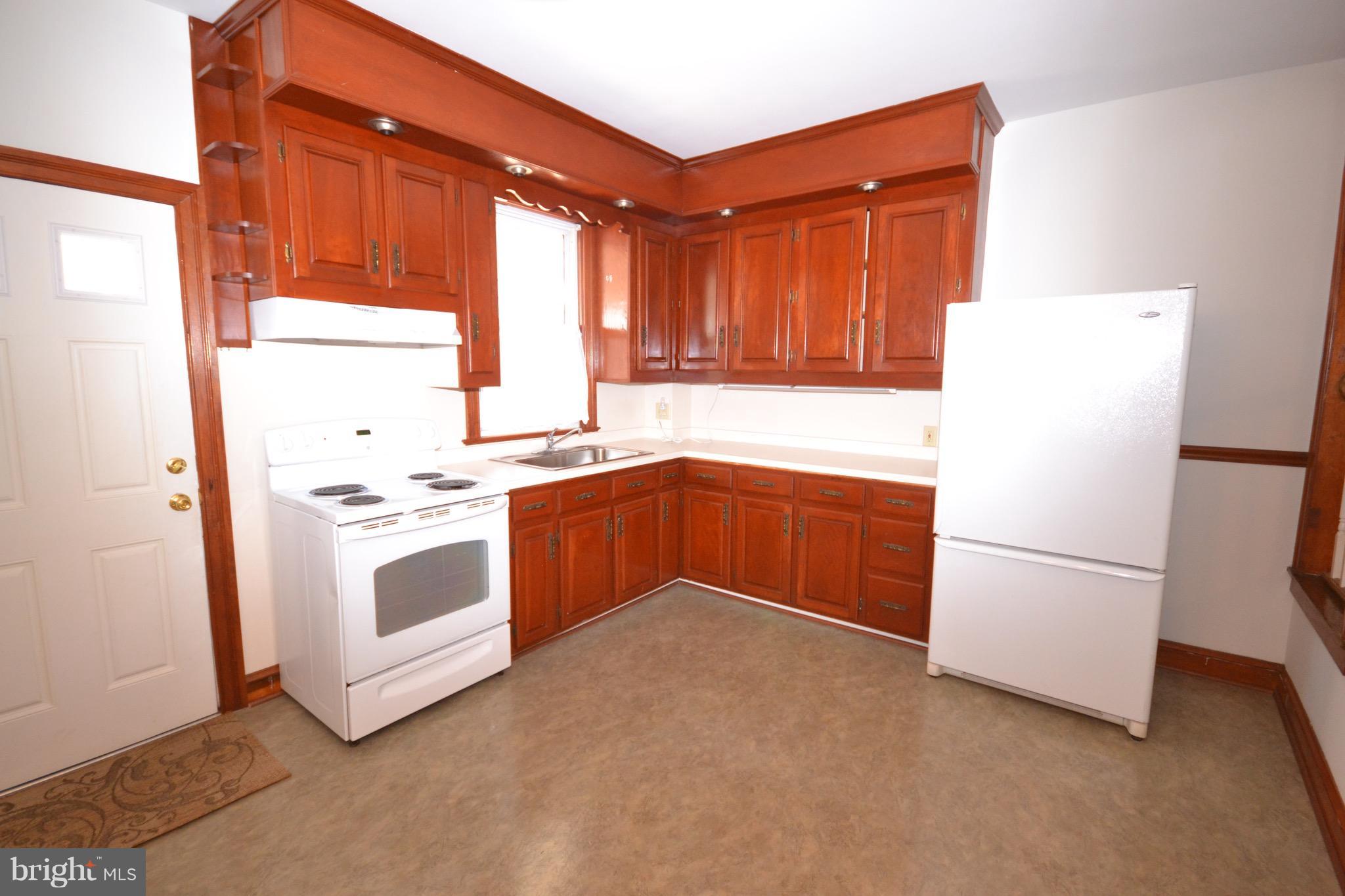 615 West Church Street Hagerstown, MD 21740 - Photo 6 of 15 Kitchen
