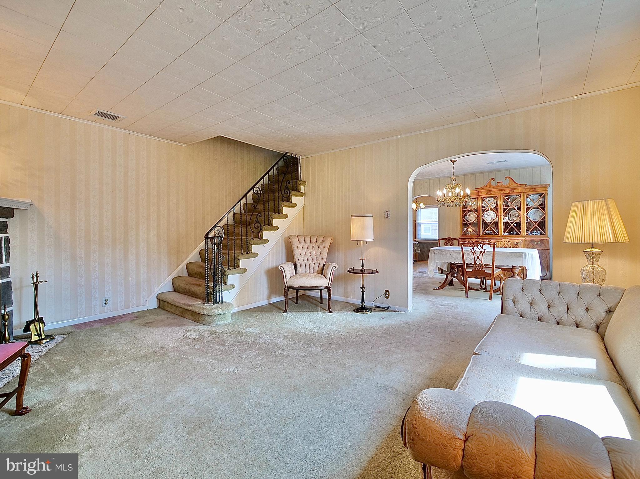 122 Marshall Road Lansdowne, PA 19050 - Photo 12 of 40 Living Room / Family Room