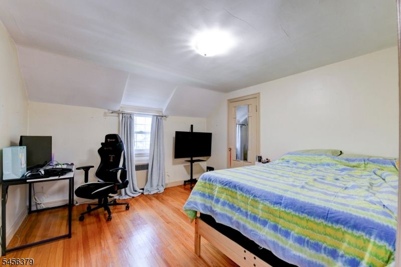 2758 Larchmont Road Union, NJ 07083 - Photo 17 of 42 Gallery Image 17
