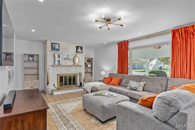 $264,900 | 1227 West Henry Street, Staunton, IL 62088