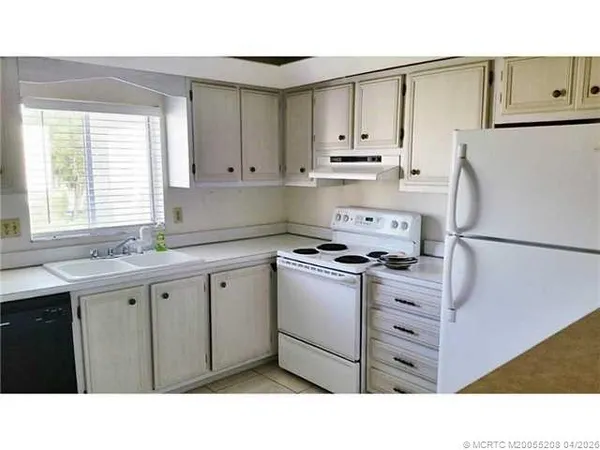 $1,200 | 1510 Northeast 12th Terrace, Unit E13, Jensen Beach, FL 34957