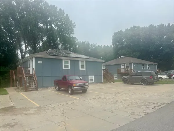$600,000 | 1100 North 4th Street, Lansing, KS 66043