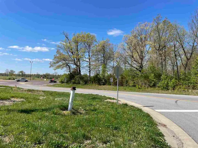 $495,000 | 10311 Fleming Road, Carterville, IL 62918