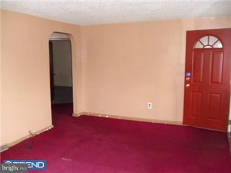 942 Jarvis Road Sicklerville, NJ 08081 - Photo 2 of 9 Living Room