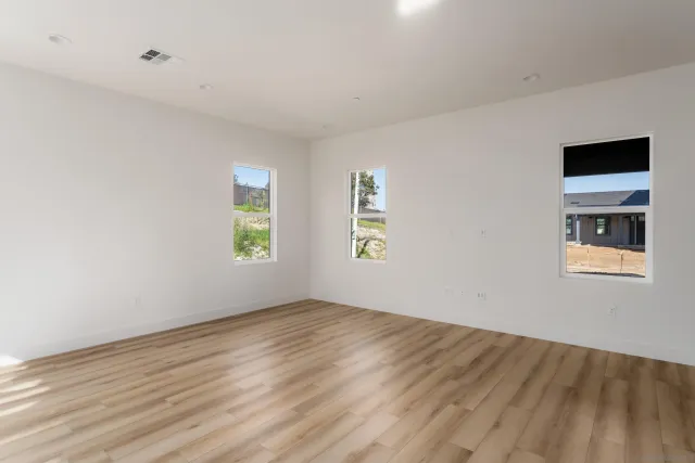 $1,095,000 | 702 Passion Ct Vista, Vista, CA 92083