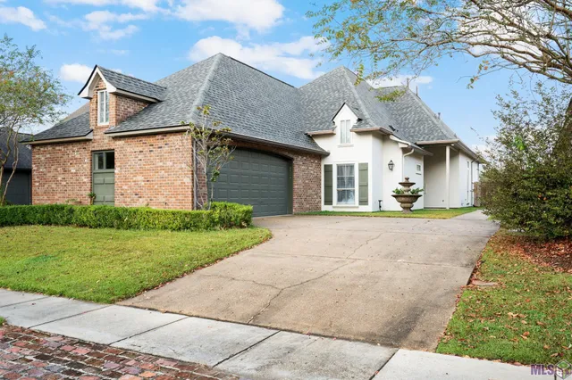 $399,900 | 8926 Foxgate Drive, St. George, LA 70809